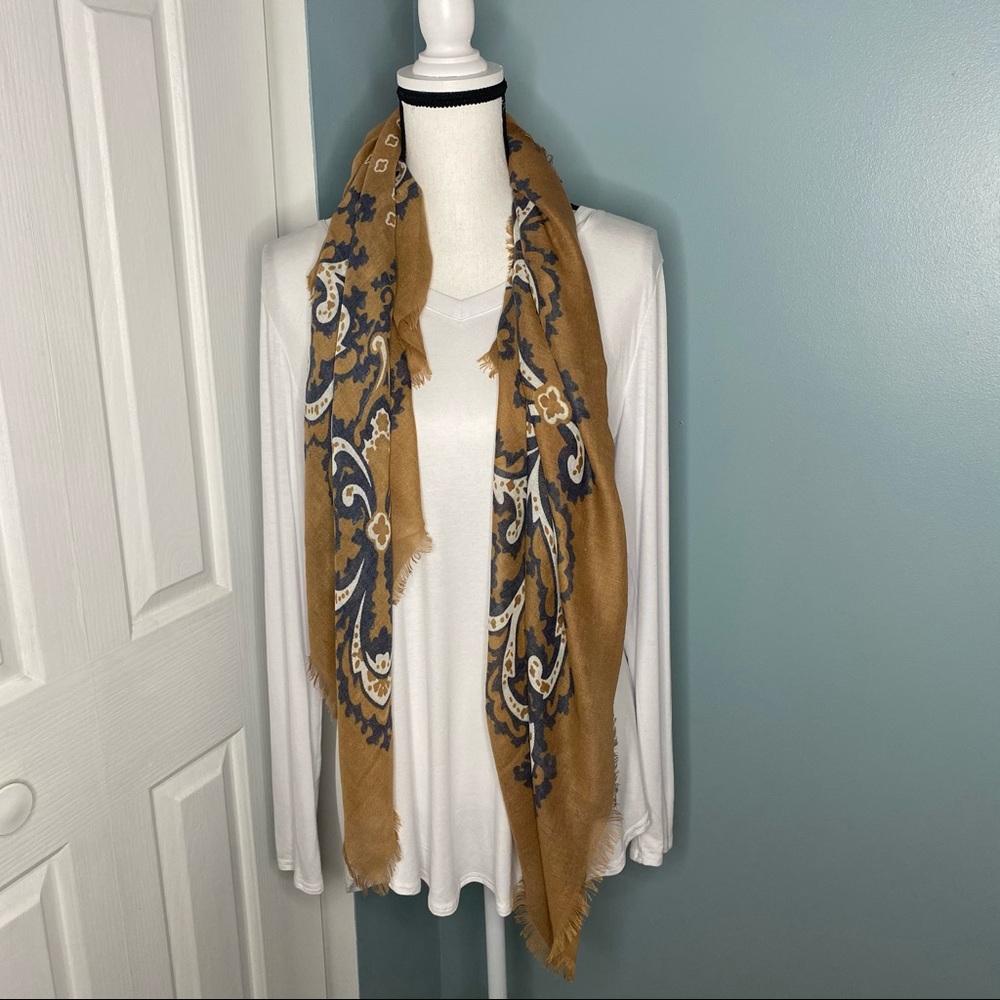 Patterned Scarf with Fringe